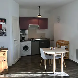 https://agrable-studio-dans-le-village.fr-provencehotel.com